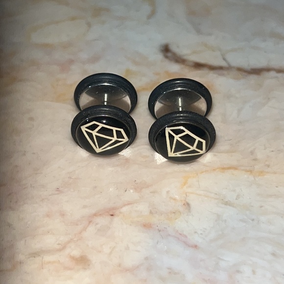 Spencer’s Diamond Logo Plug Lookalike Screw In / Screw Back Earrings - Picture 3 of 5